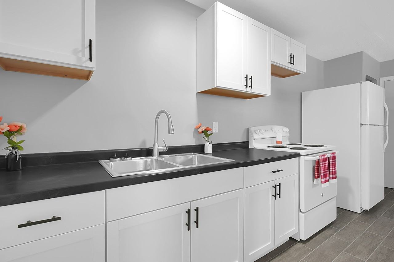 180 N Sylvan Ave #A - Photo 7 of 15