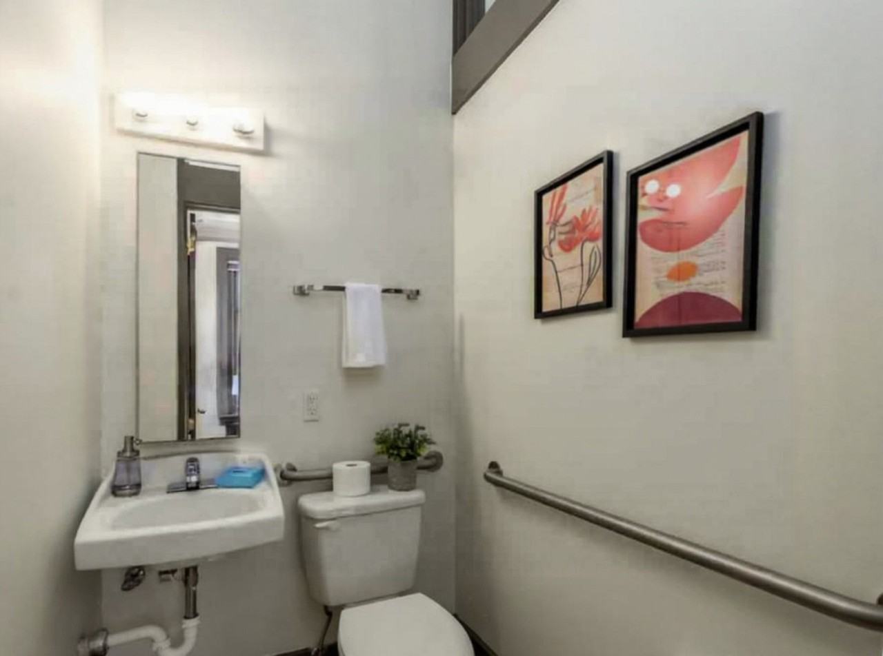 126 E 13th St #1056027P - Photo 5 of 43