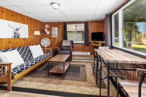 featured image of 10760 Lake St