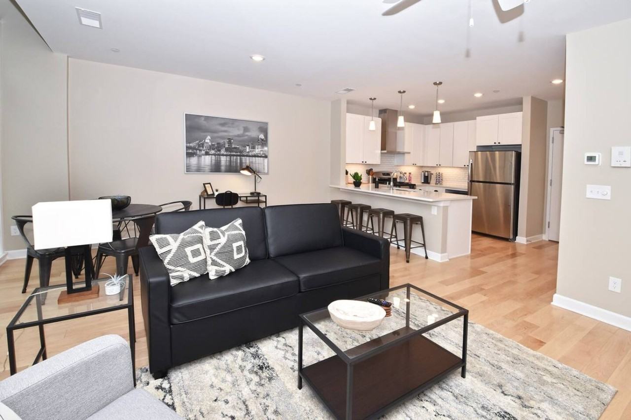 118 W 15th St #1622265P - Photo 3 of 20