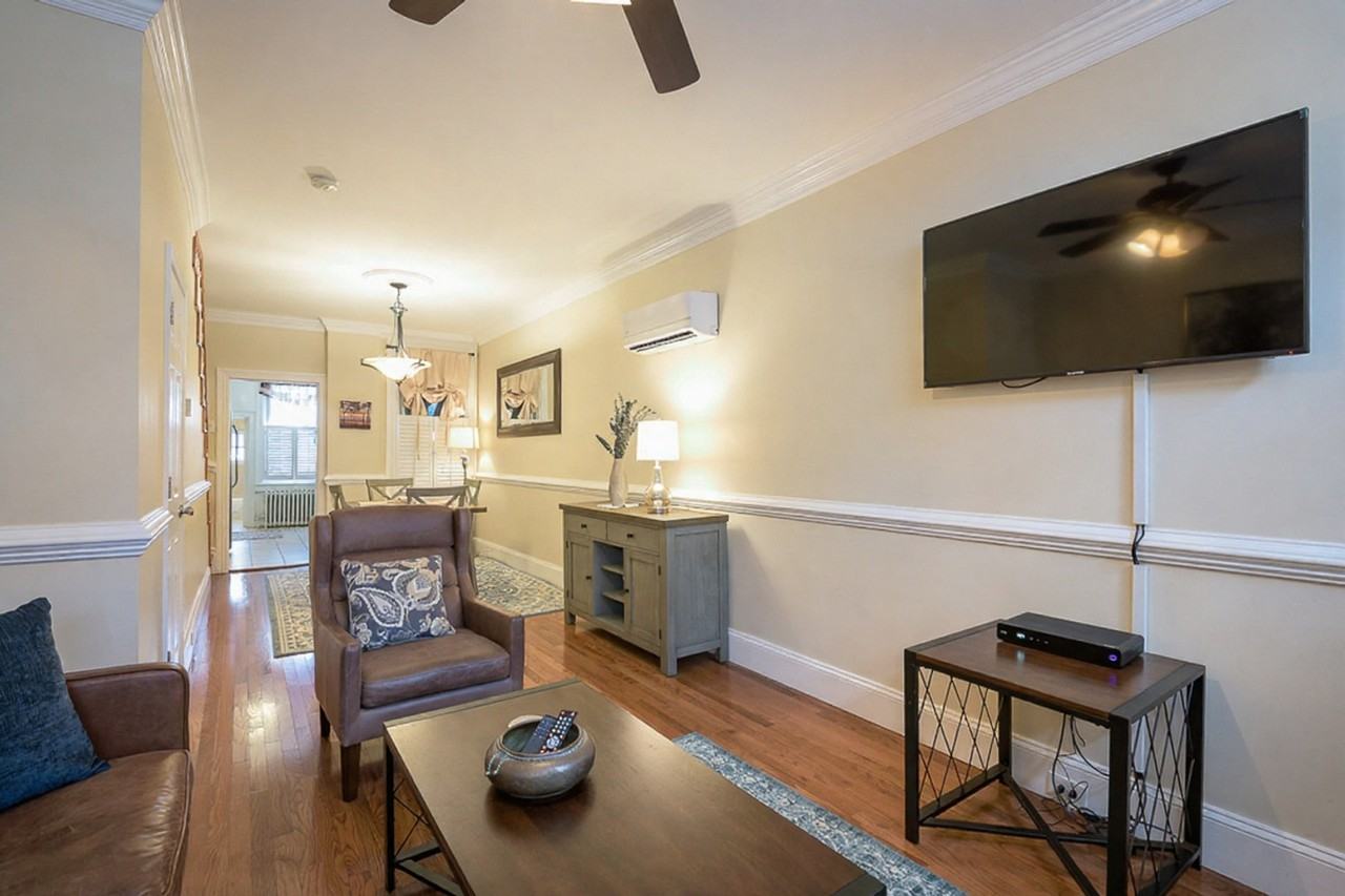 241 Massachusetts Ave Ne #1694731P - Photo 4 of 17