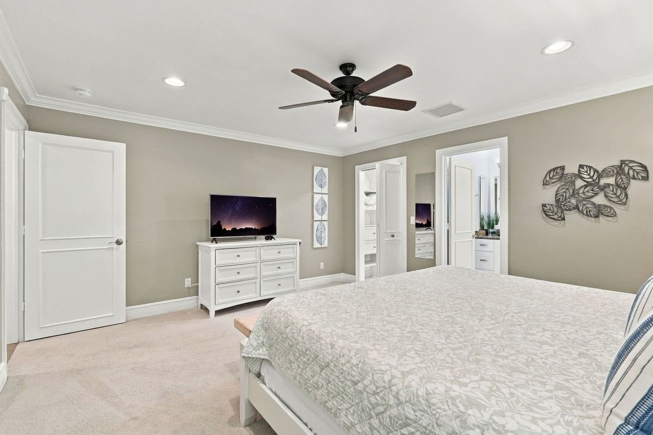 640 94th Ave N #1696196P - Photo 7 of 39