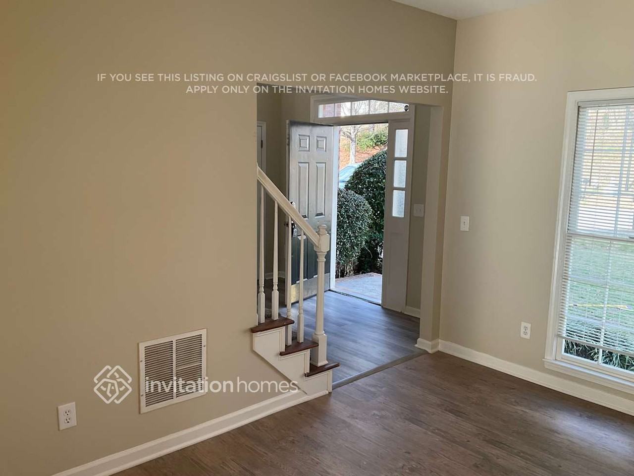 639 Mountain Oaks Pkwy - Photo 2 of 20