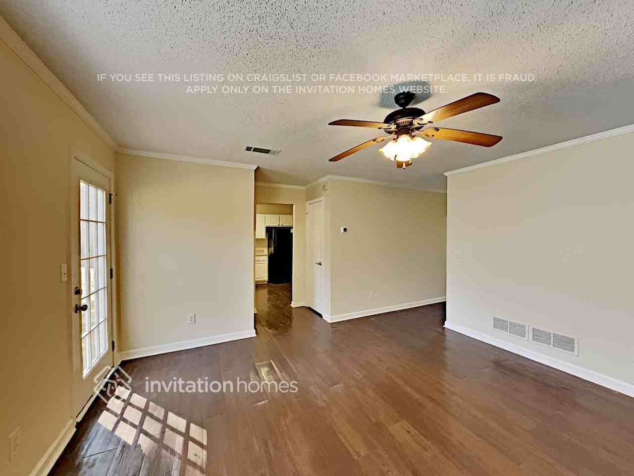318 Fallview Dr - Photo 4 of 19