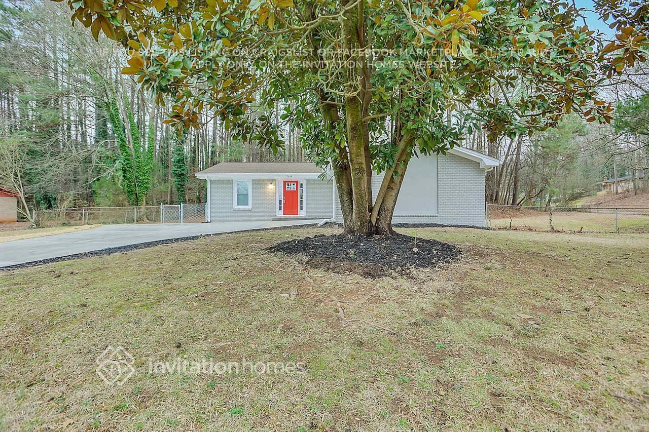 2048 Mulkey Rd Sw - Photo 2 of 26