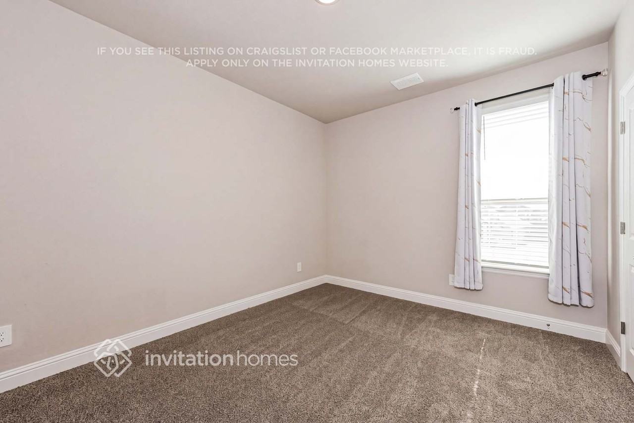 838 Poppie Ln - Photo 3 of 19