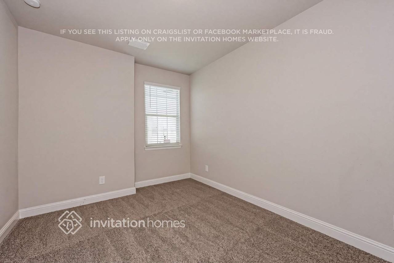 838 Poppie Ln - Photo 4 of 19