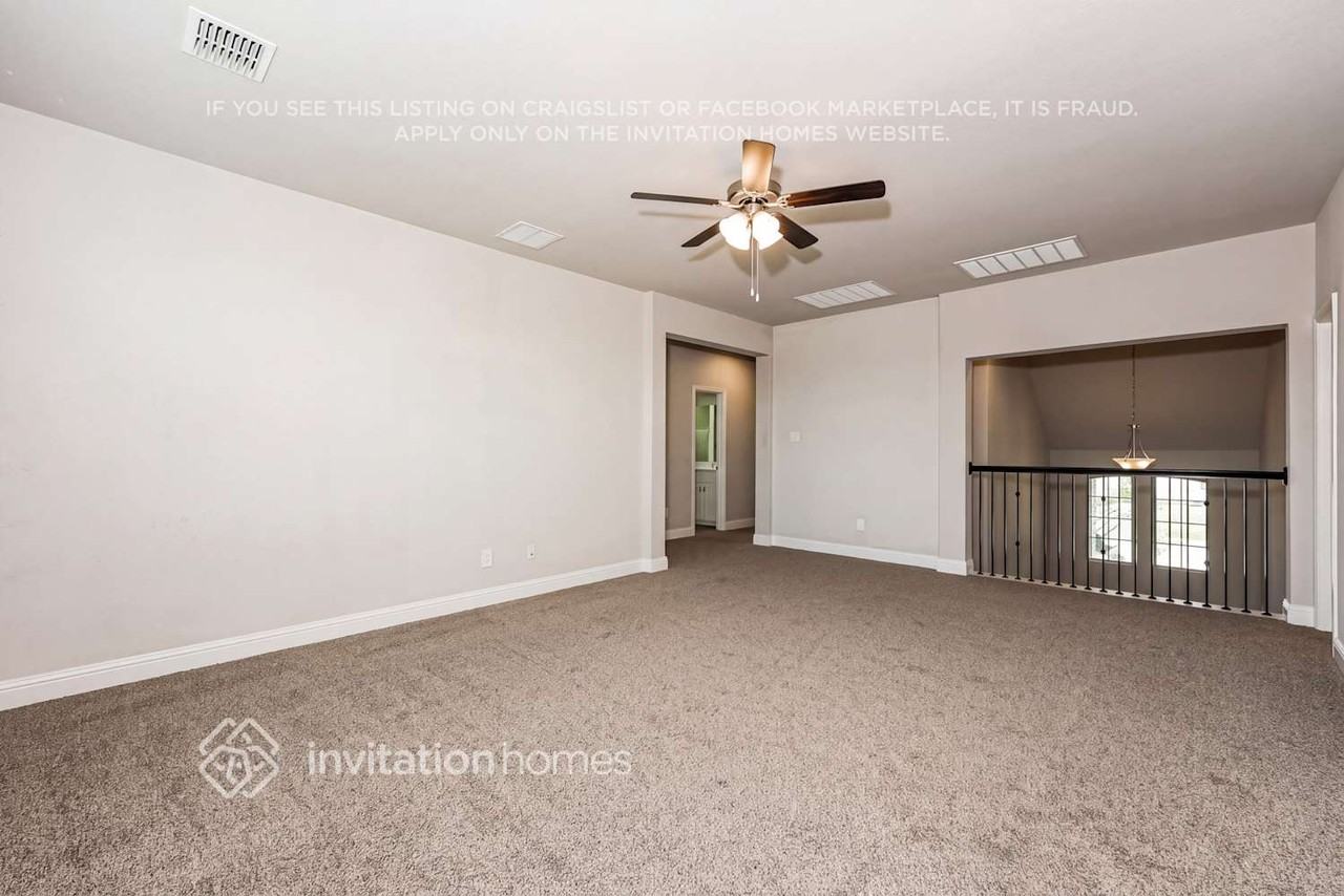 838 Poppie Ln - Photo 5 of 19