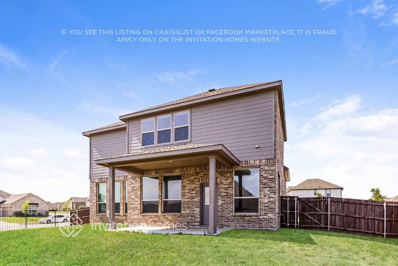 838 Poppie Ln - Photo 7 of 19