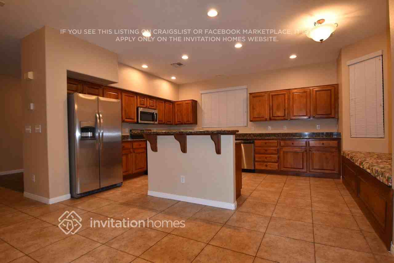 9008 Dorrell Ln - Photo 4 of 19