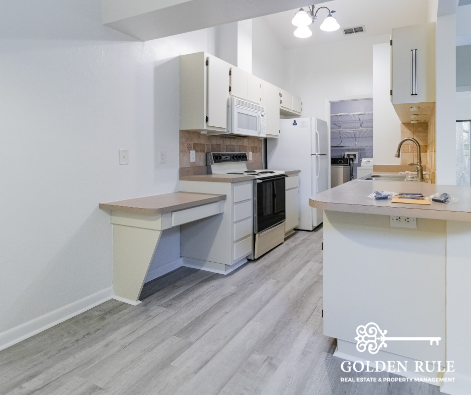 2850 Sw 38th Pl #1 - Photo 2 of 12