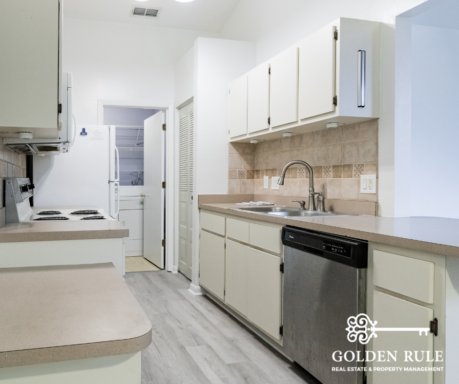 2850 Sw 38th Pl #1 - Photo 3 of 12