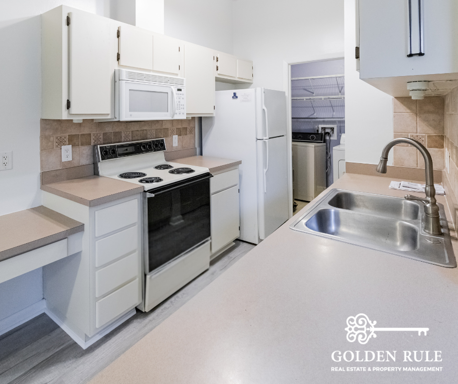 2850 Sw 38th Pl #1 - Photo 4 of 12