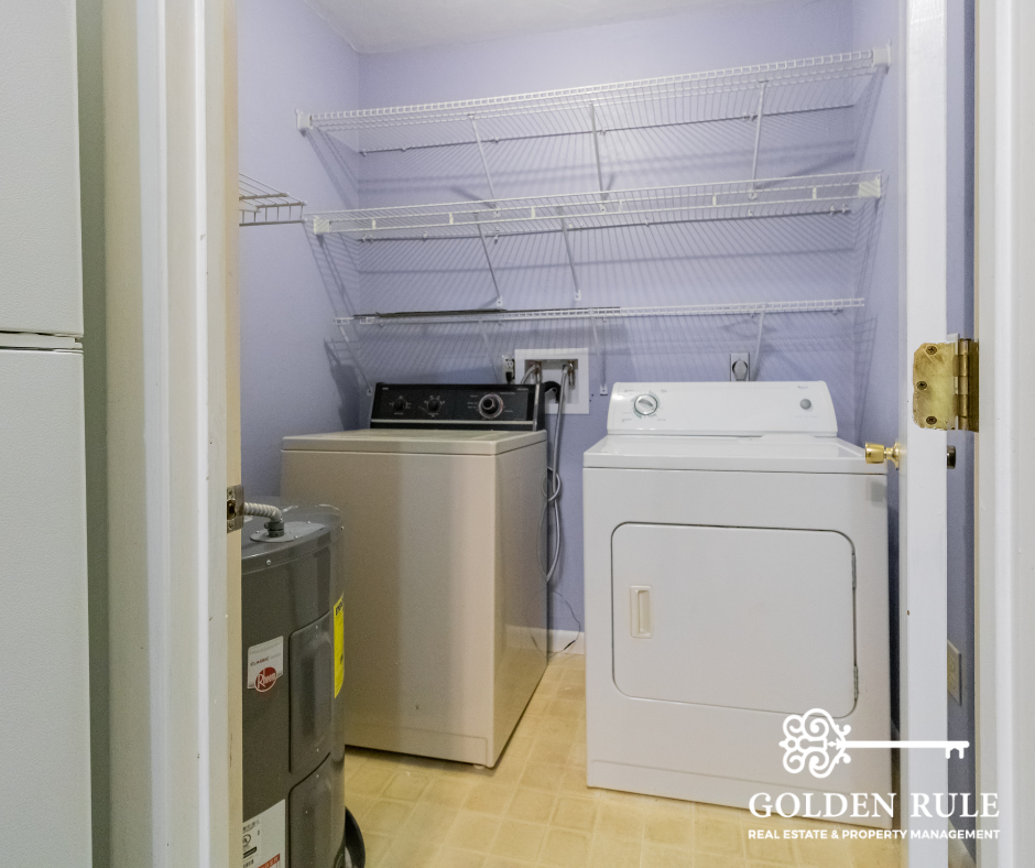 2850 Sw 38th Pl #1 - Photo 5 of 12