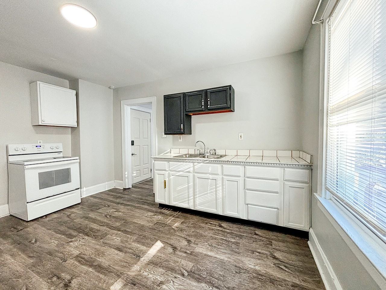 3835 Vine St #2 - Photo 3 of 10