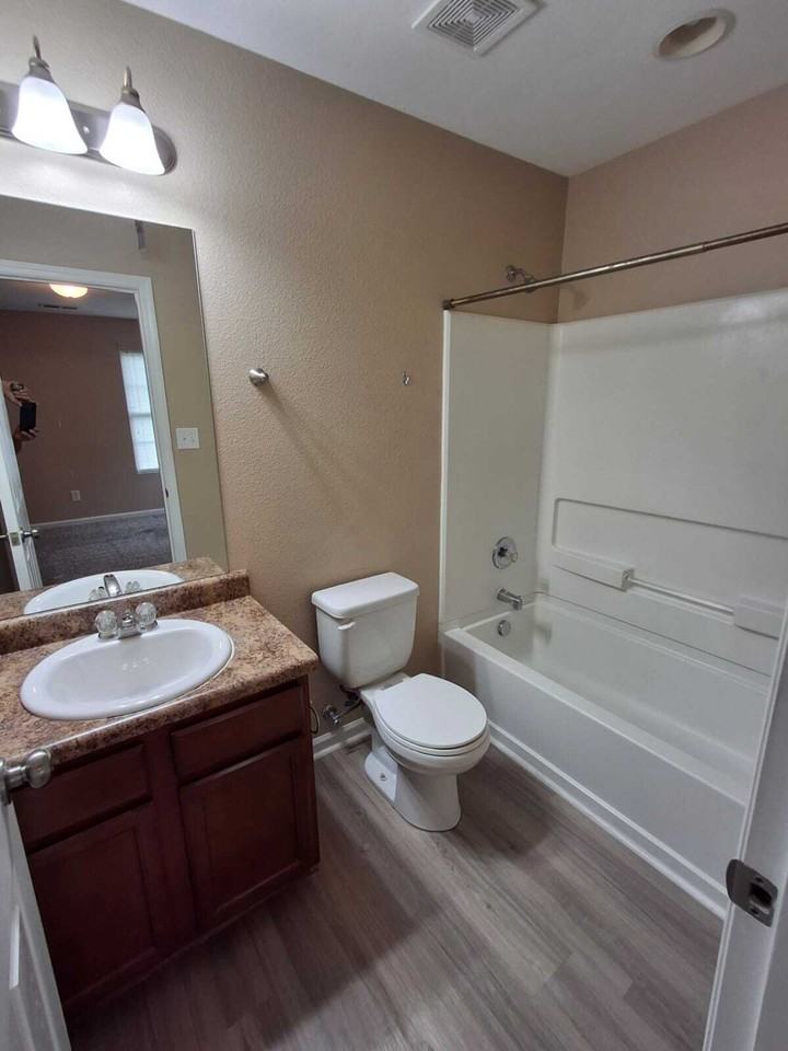 314 Mertle Dr Ne - Photo 3 of 12