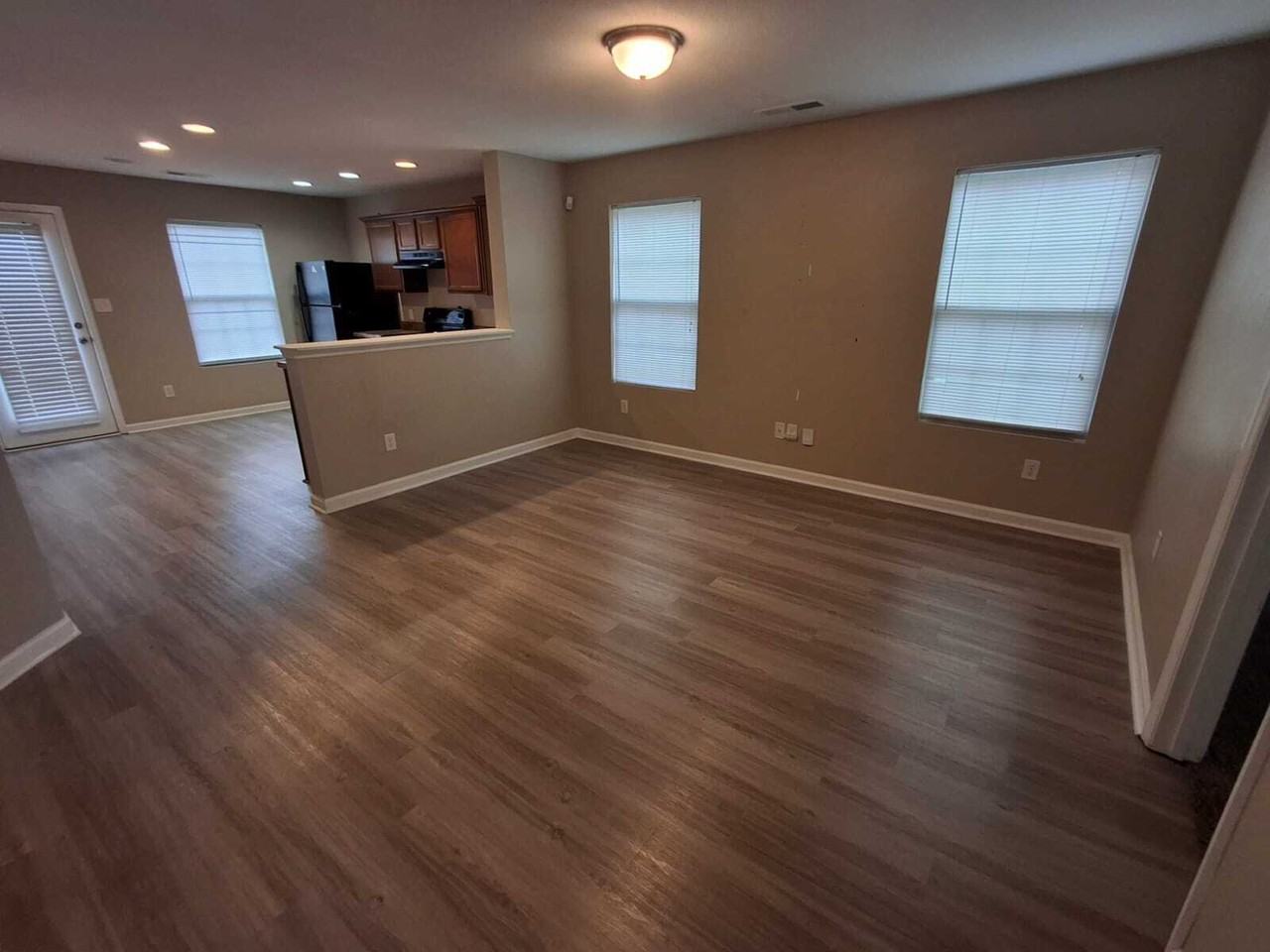 314 Mertle Dr Ne - Photo 4 of 12