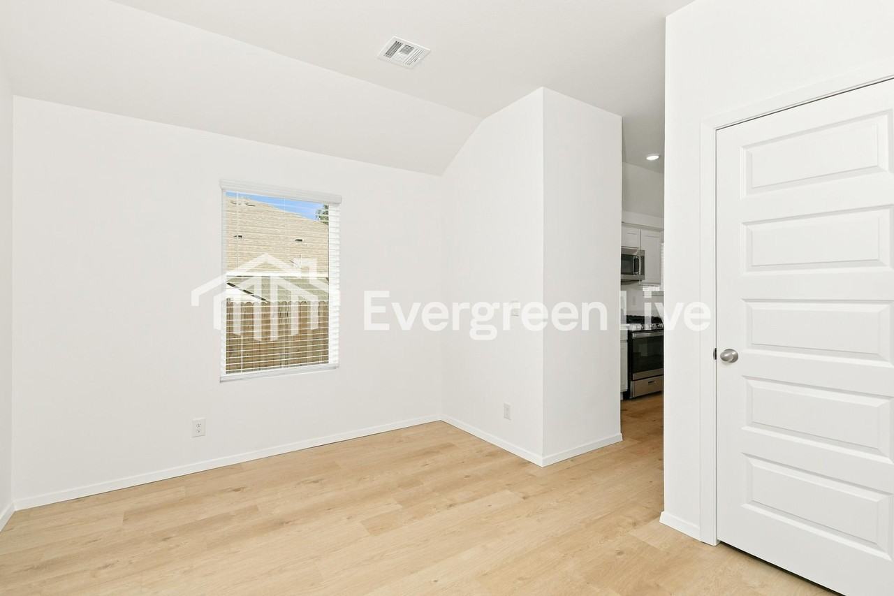 1303 W Decatur Pl - Photo 5 of 15