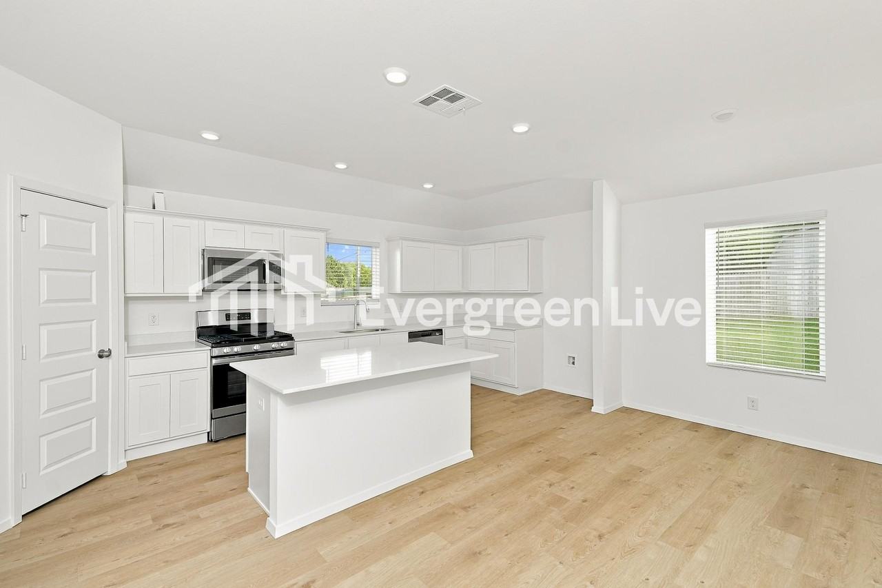 1303 W Decatur Pl - Photo 6 of 15