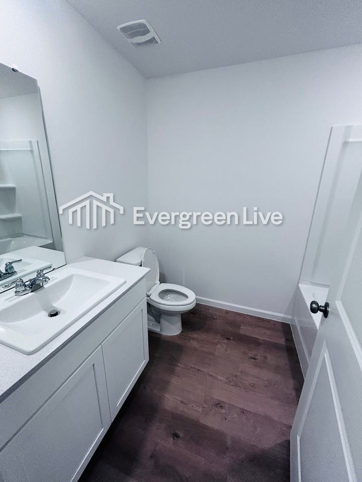 235 Bay Springs Blvd - Photo 6 of 16