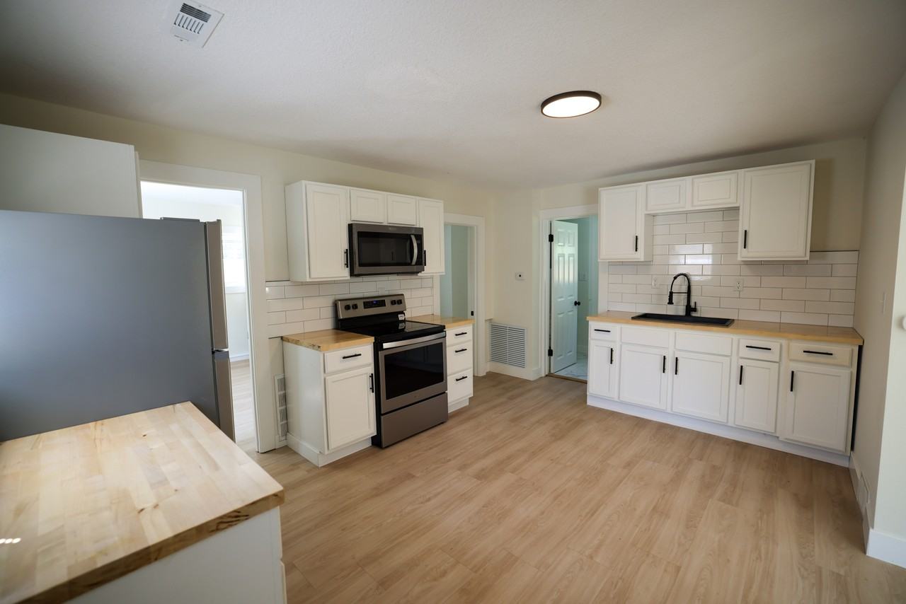 1604 29th St - Photo 7 of 21
