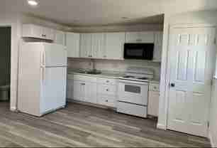 814 W 7th St #A - Photo 1 of 1