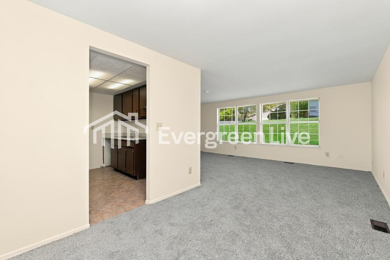 5901 Troy Villa Blvd - Photo 5 of 15