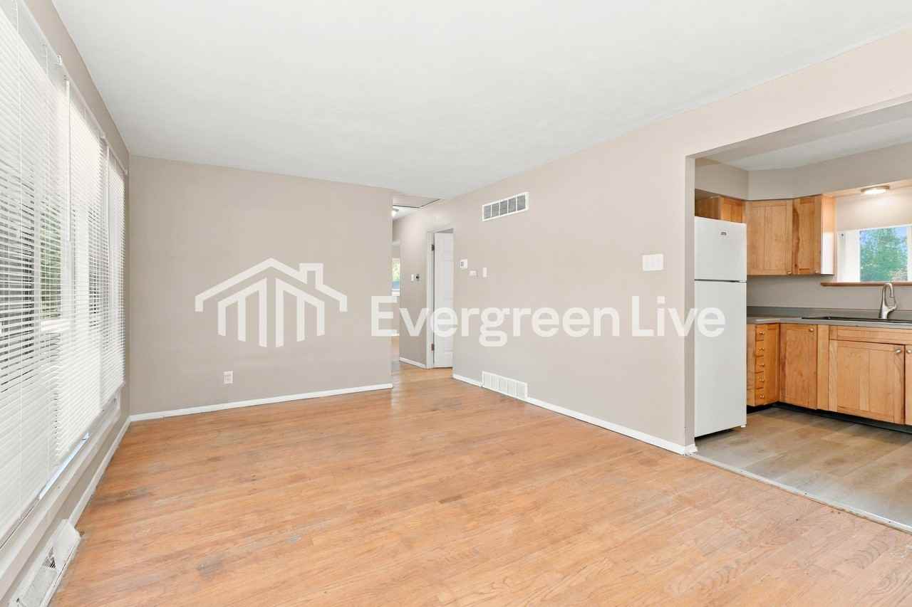 11656 Larimore Rd - Photo 4 of 15
