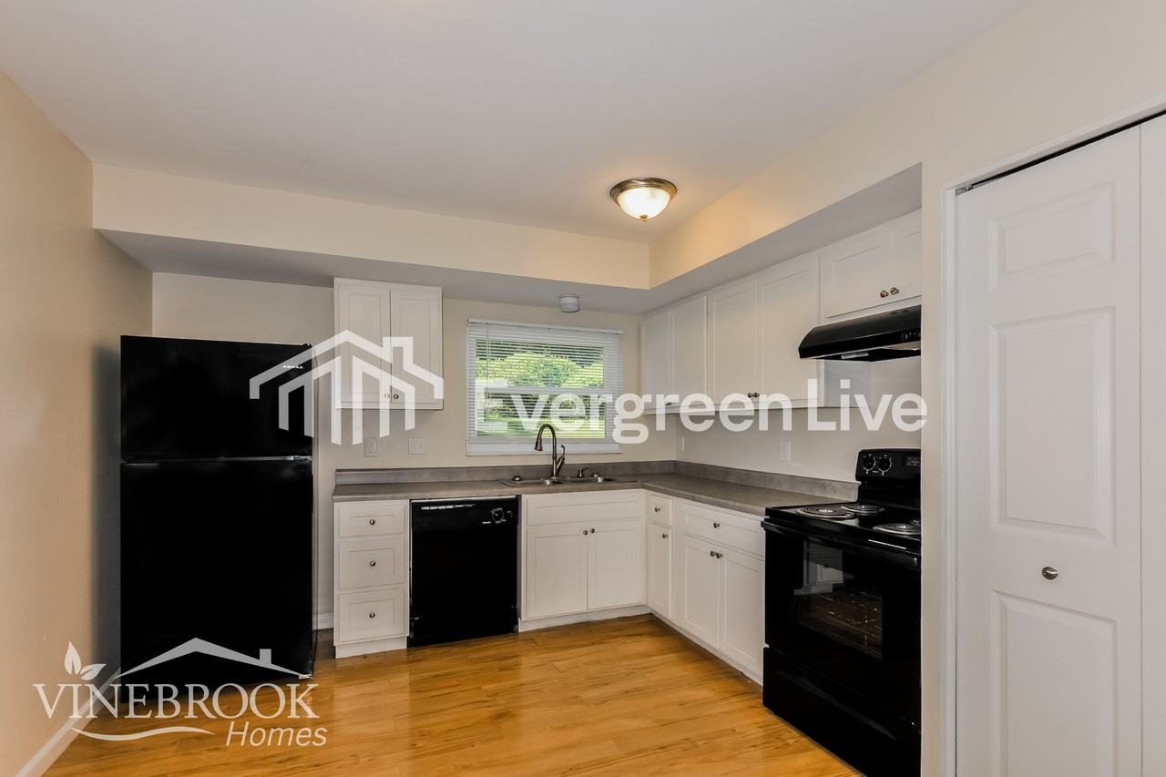 5295 Delcastle Dr - Photo 4 of 15