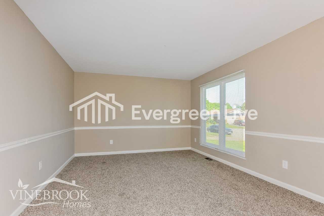 5295 Delcastle Dr - Photo 5 of 15