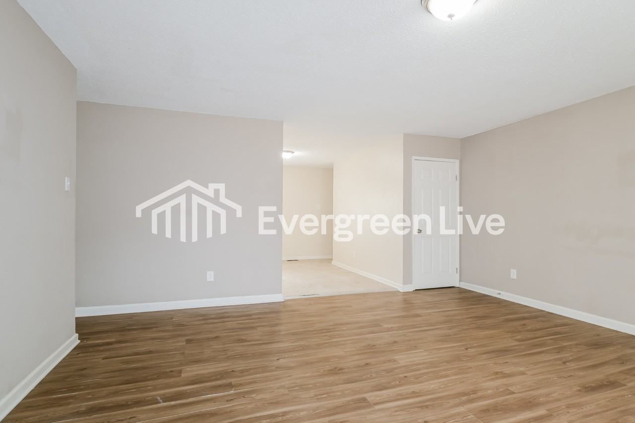 1806 Stilton Ct - Photo 3 of 15