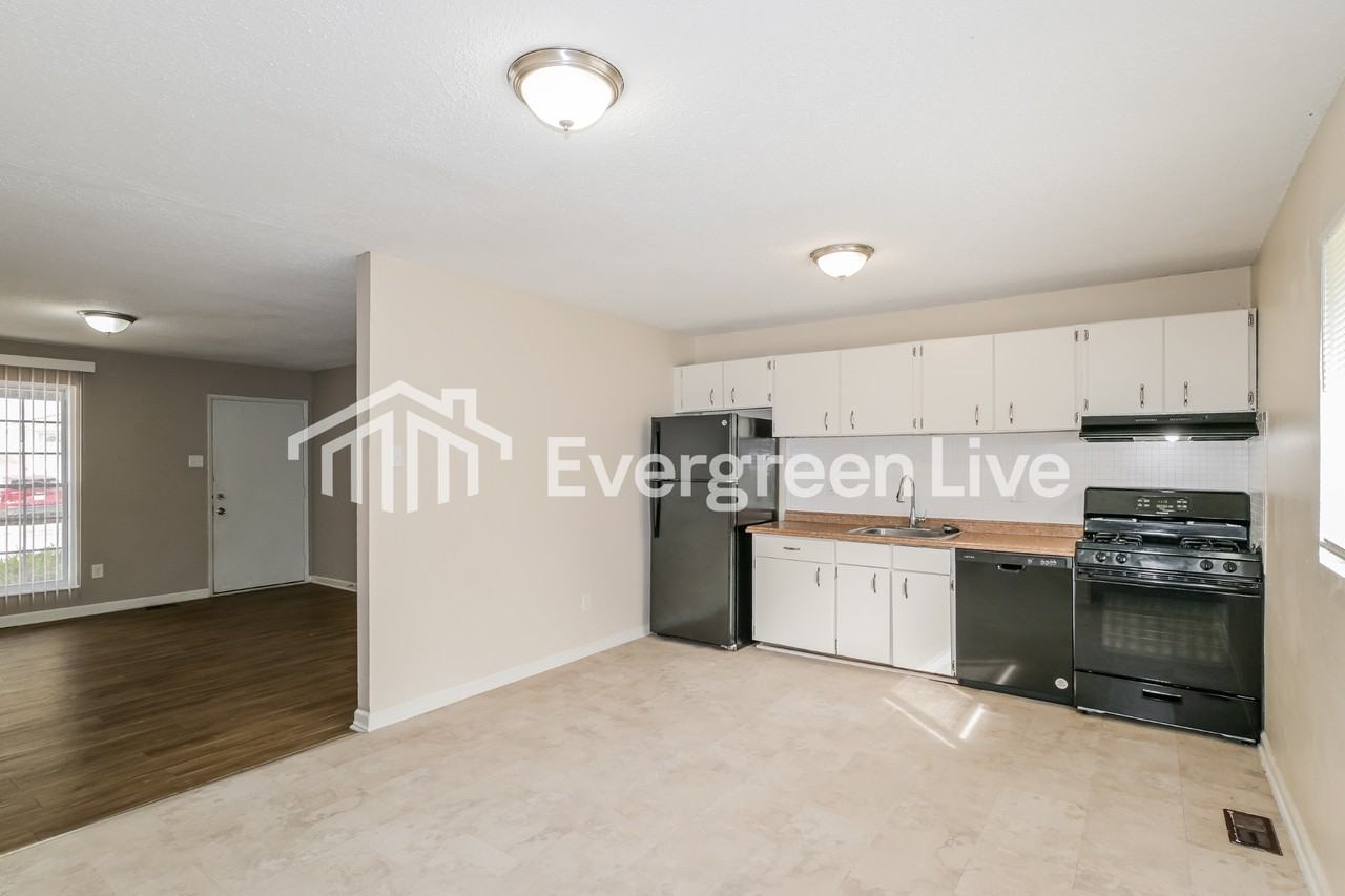 1806 Stilton Ct - Photo 6 of 15