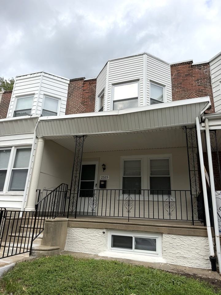 2515 South Dewey Street - Photo 2 of 31