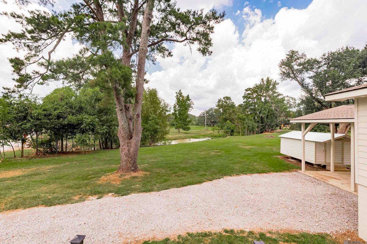 11233 Stringer Bridge Rd - Photo 4 of 24