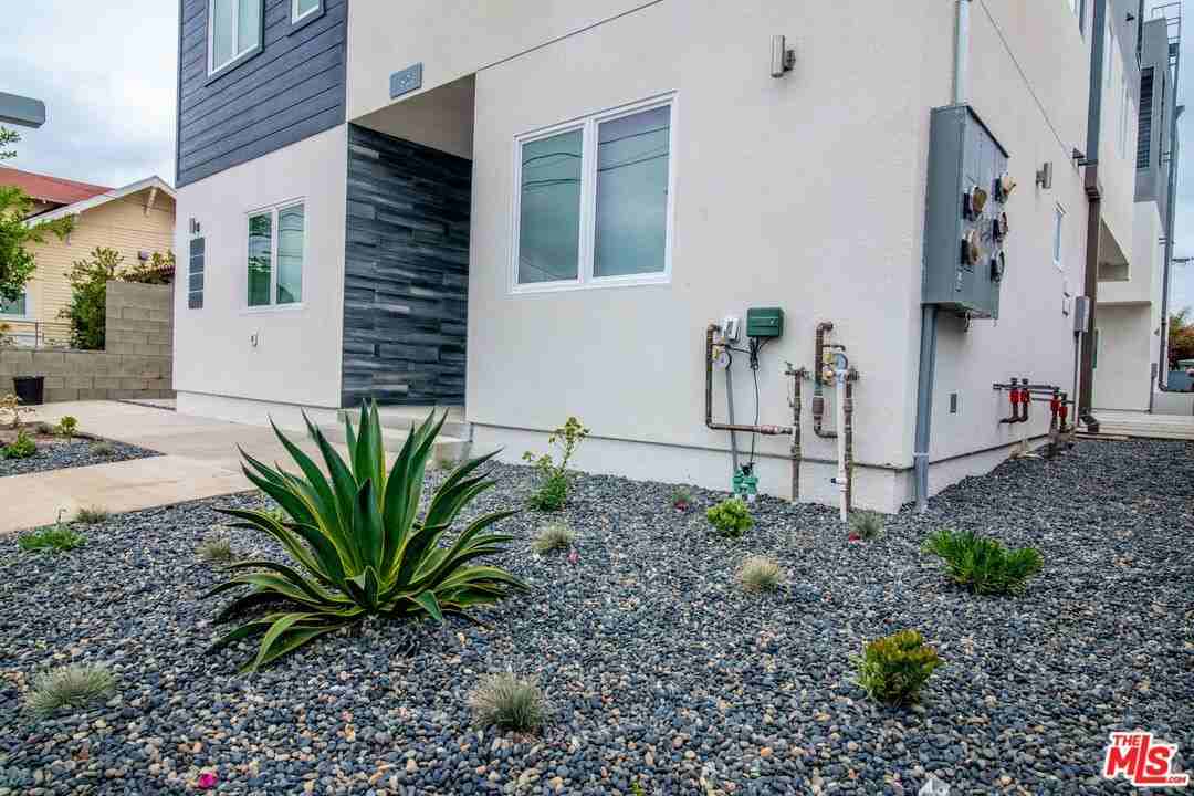 1623 S New Hampshire Ave - Photo 3 of 15