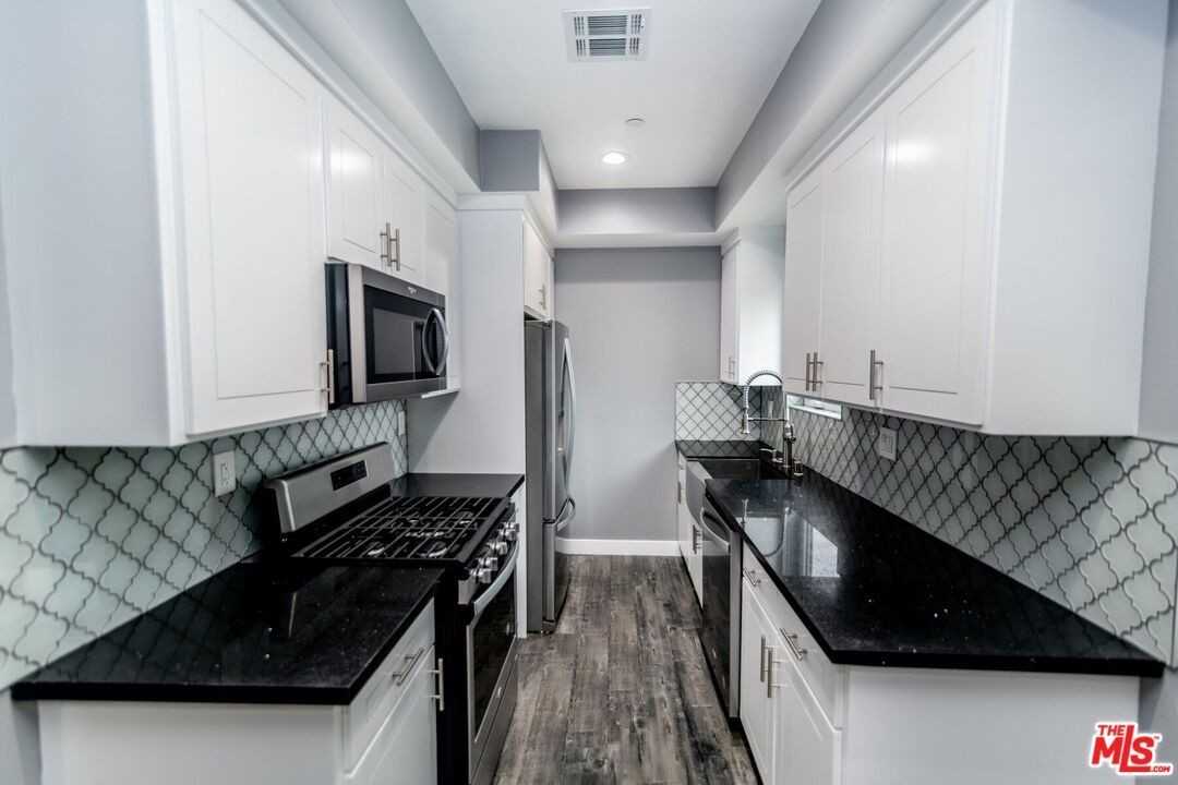 1623 S New Hampshire Ave - Photo 6 of 15