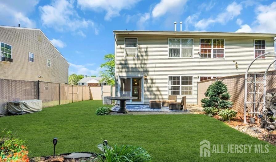 103 Brewster Cir - Photo 2 of 8