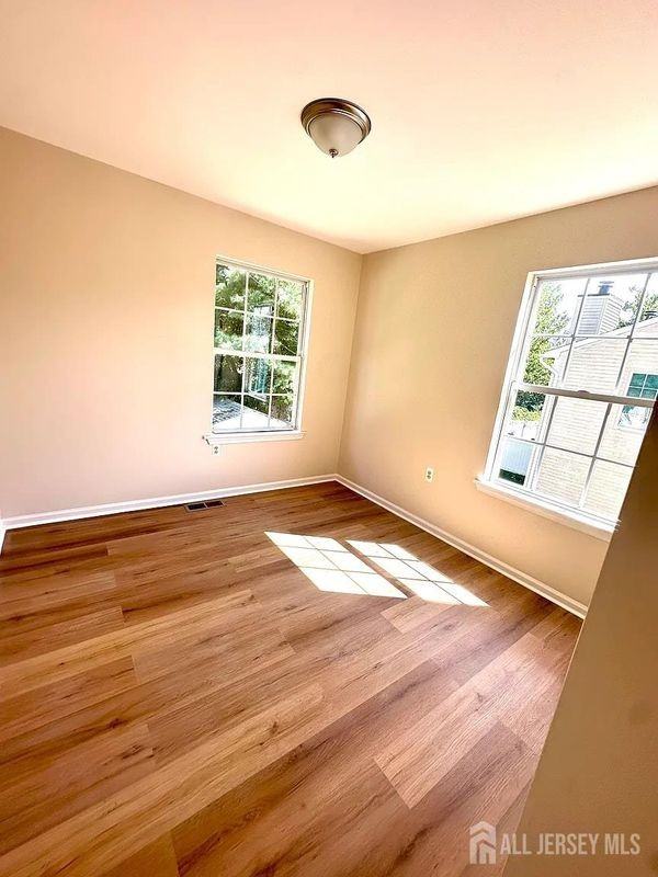 103 Brewster Cir - Photo 4 of 8