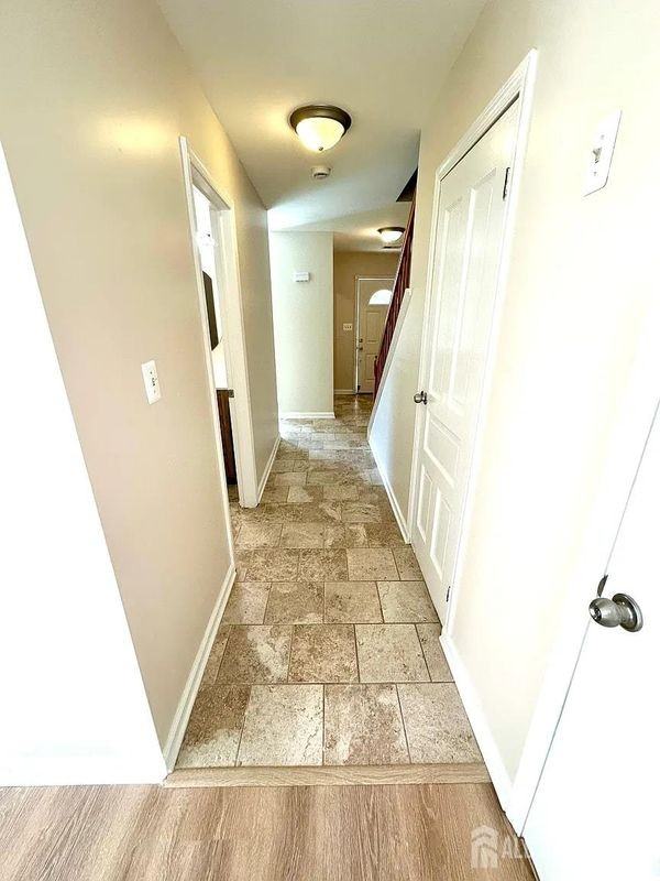 103 Brewster Cir - Photo 5 of 8