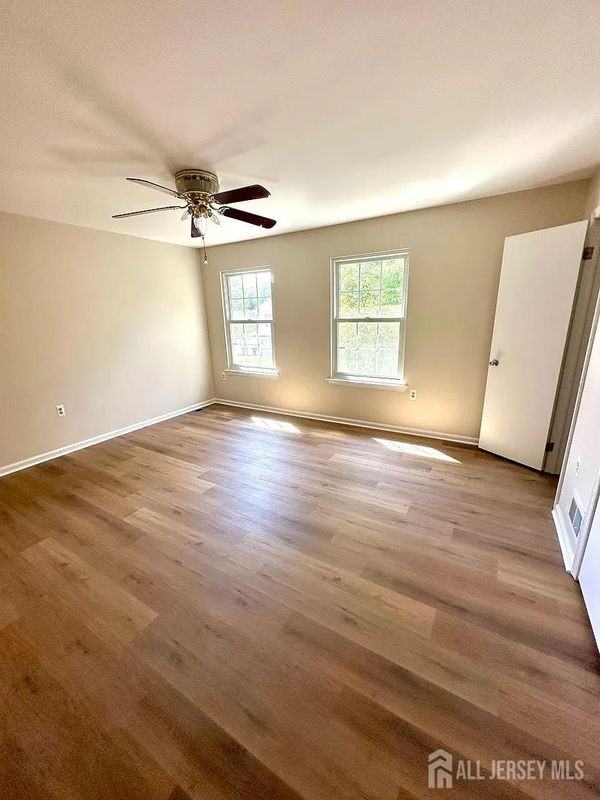 103 Brewster Cir - Photo 6 of 8