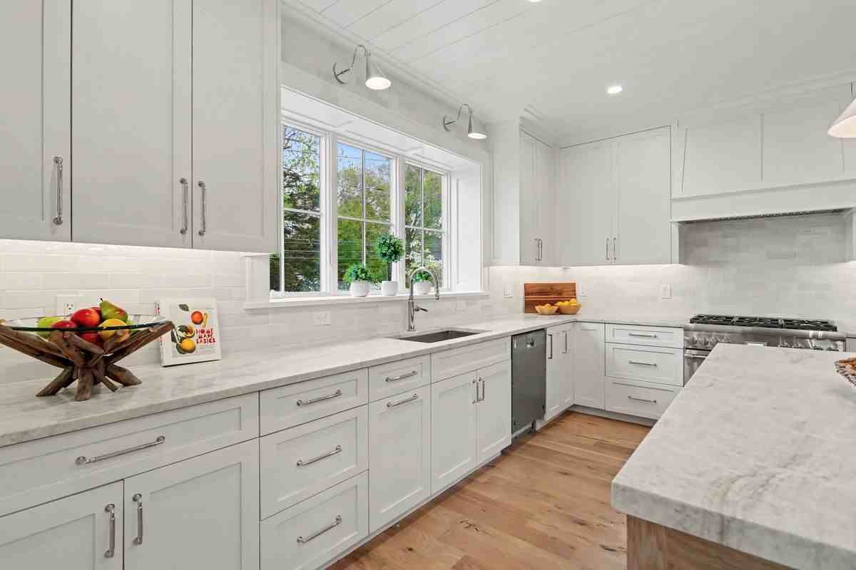 96 Clinton St - Photo 3 of 16