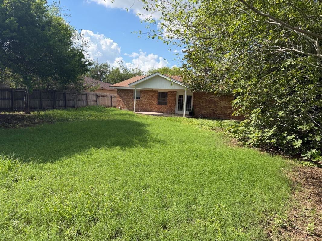 618 Land O Lakes Dr - Photo 3 of 3
