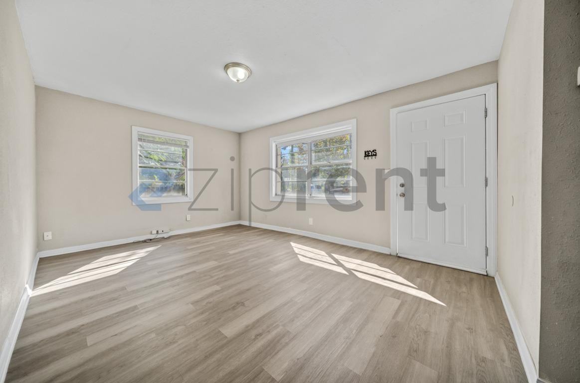 4017 Watson Rd - Photo 2 of 24