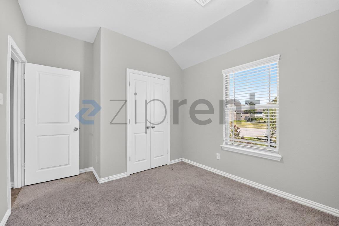 880 Rosebud Trl - Photo 7 of 31