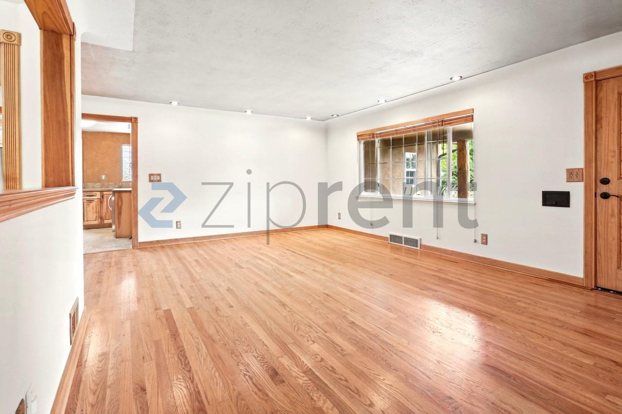 3265 S Ash St - Photo 7 of 47
