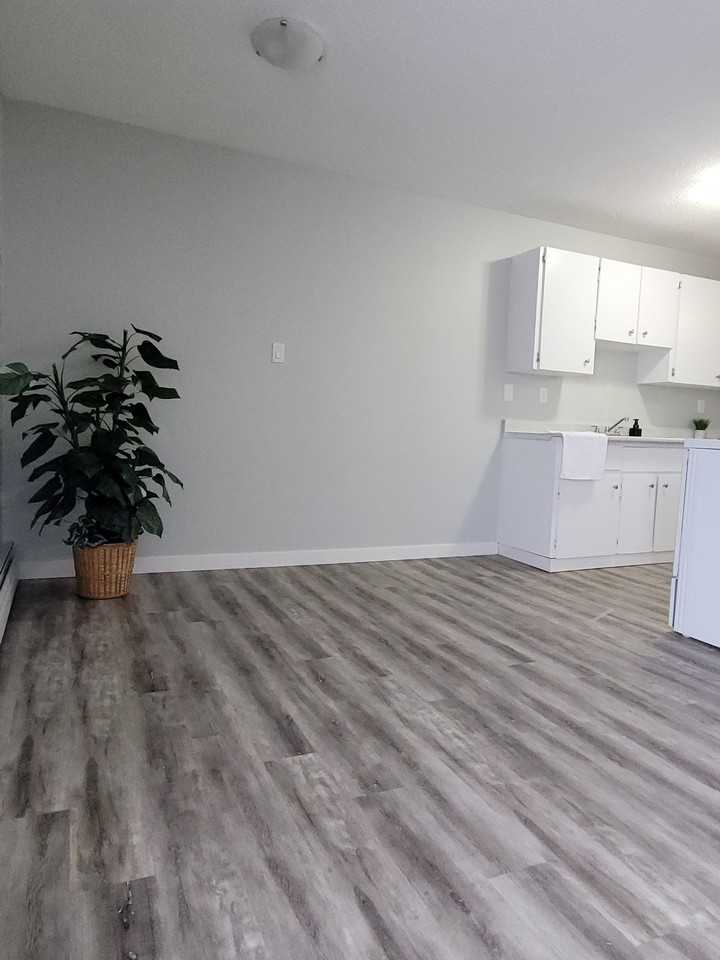 Rosewood - Photo 3 of 31