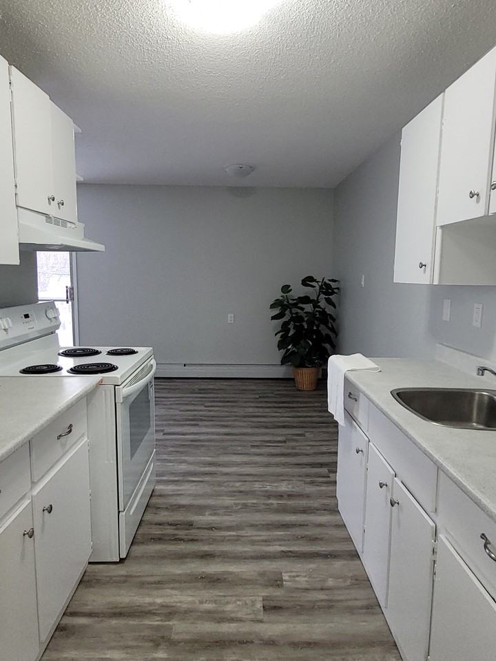 Rosewood - Photo 4 of 31