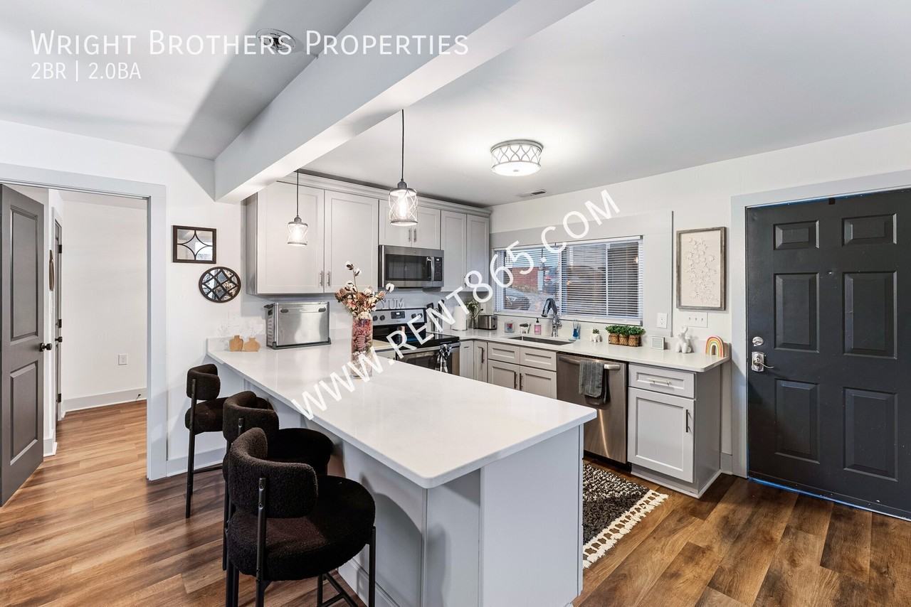 1415 Highland Ave #8 - Photo 3 of 11