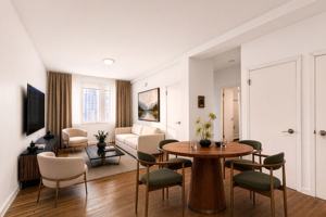 featured image of 801 S 47th St