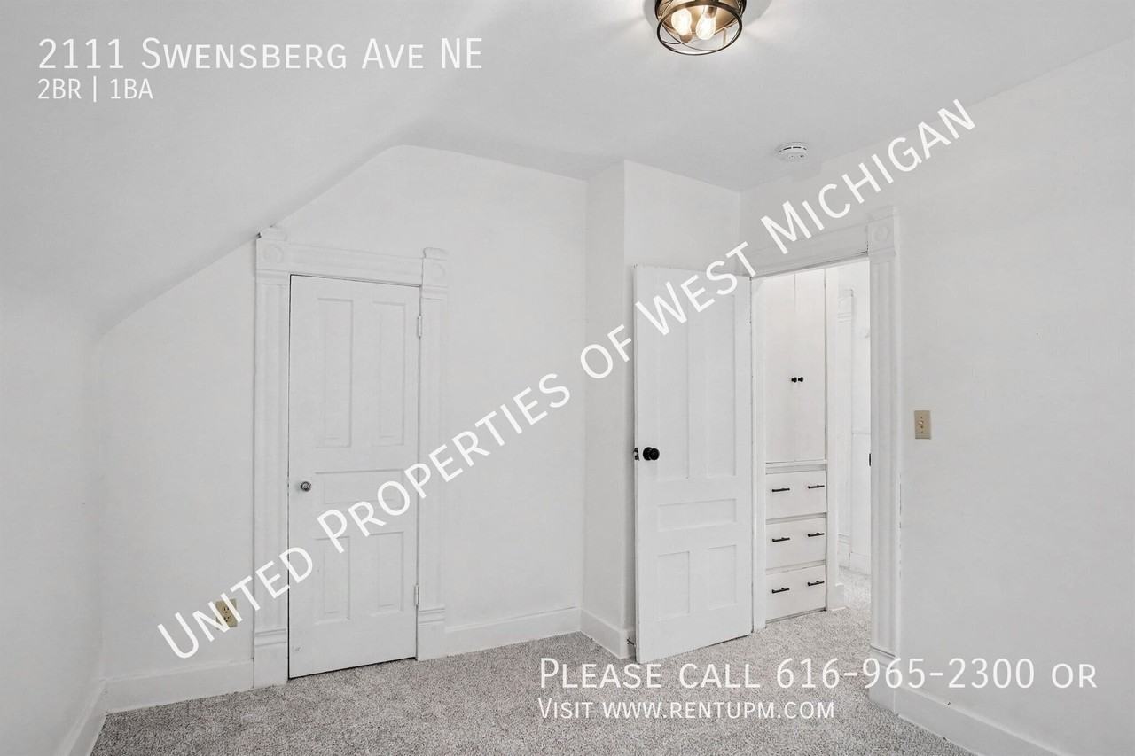 2111 Swensberg Ave Ne - Photo 2 of 19